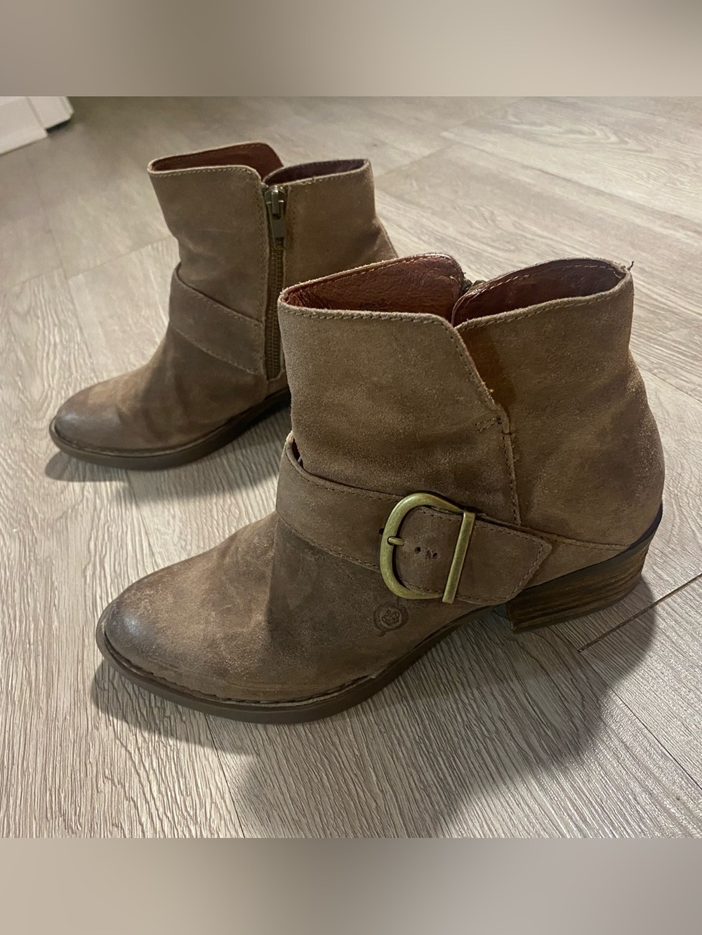 Born Leather Booties ~ Size 7.5